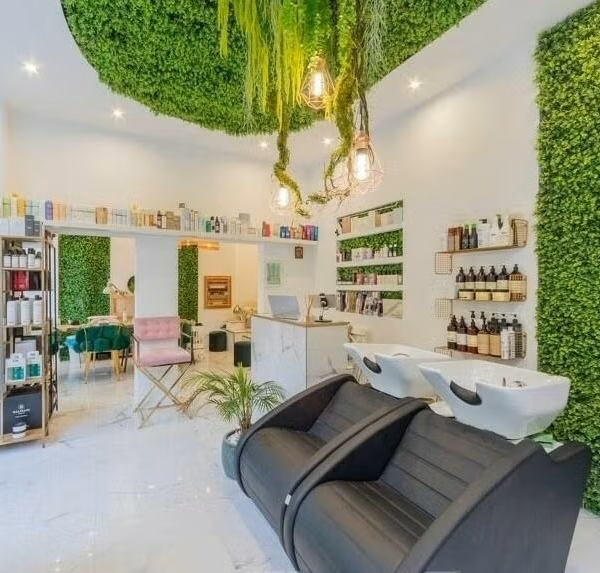 4AMBeautyandShop 06 600x573